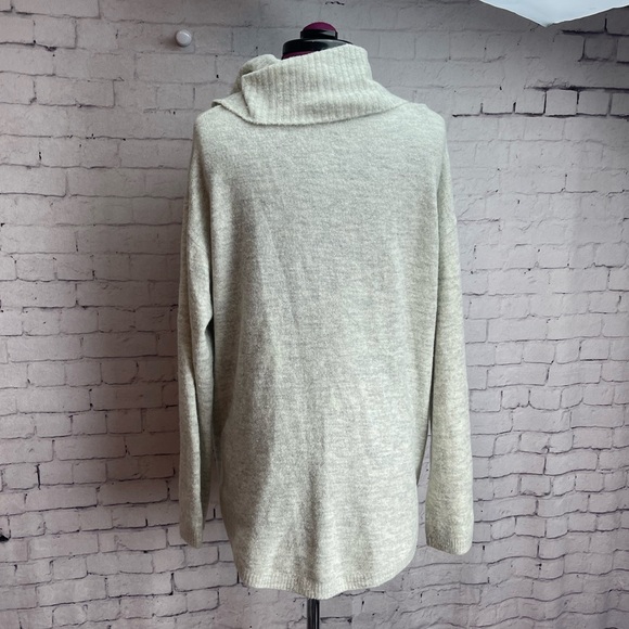 Alyx size large cream gray cowl neck sweater - Picture 5 of 7